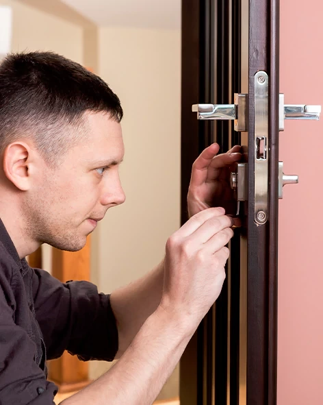: Professional Locksmith For Commercial And Residential Locksmith Services in Lombard